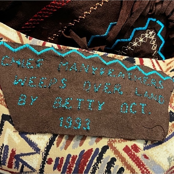 1993 Handmade Native American Vest Chief Many Feathers Weeps Embroidered Fringe - Picture 6 of 8
